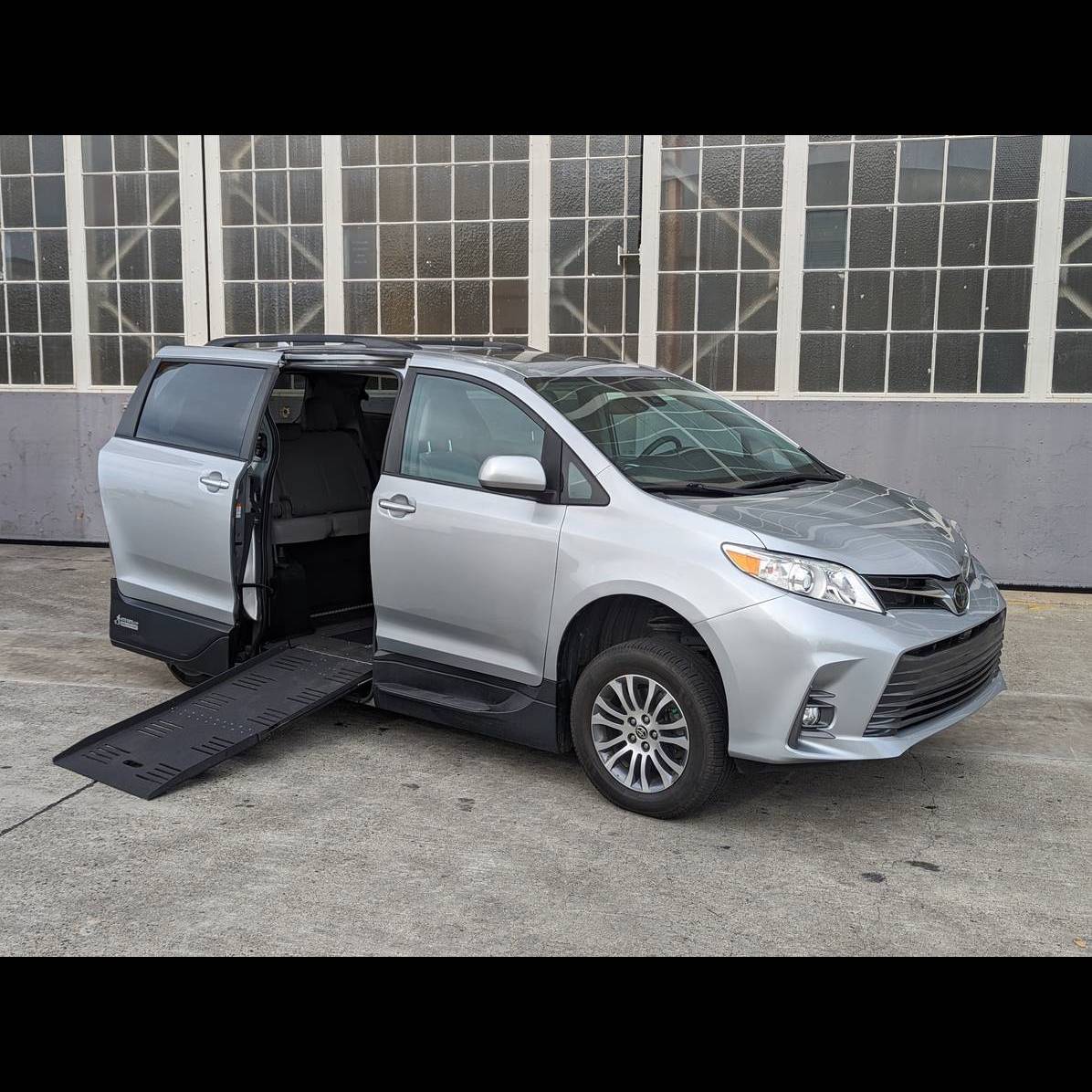2020 Toyota Sienna XLE Wheelchair Accessible for sale in CA