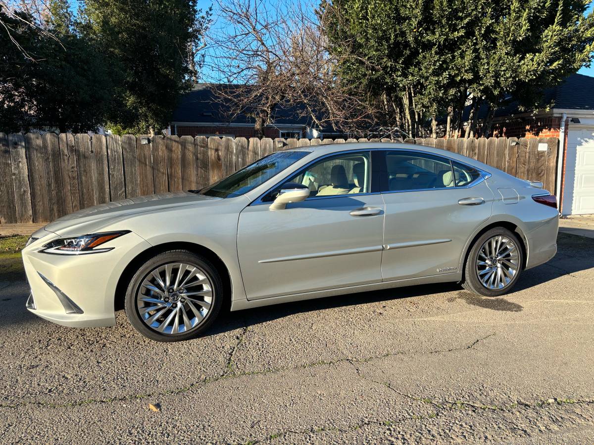 2021 Lexus ES 300h for sale in CA